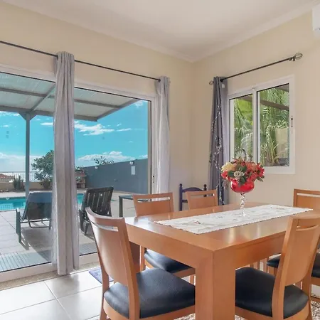 Violla Private Swimming Pool Βίλα Arco da Calheta (Madeira)