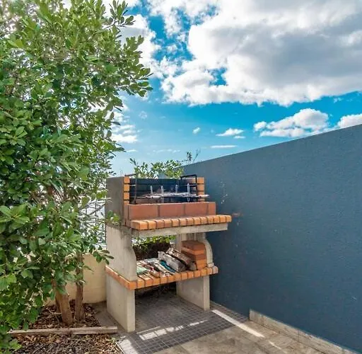 Violla Private Swimming Pool * ארקו דה קלחטה